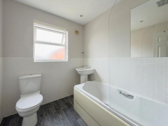 4 bed Terraced for sale Image 12