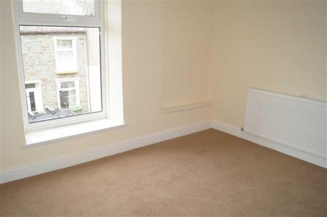 BEDROOM 1 (FRONT)