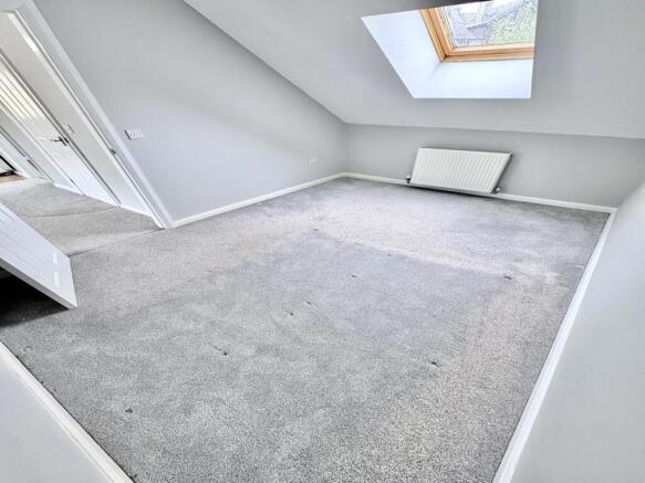 2 bed Apartment to rent Image 4