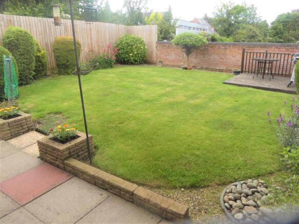 GARDEN TO THE REAR