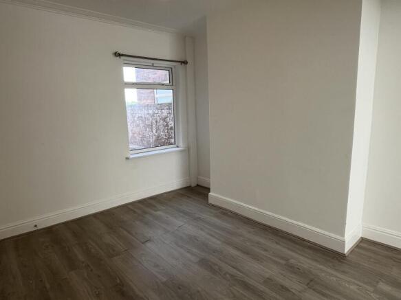 3 bed Terraced to rent Image 3