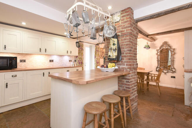 Kitchen/Breakfast...