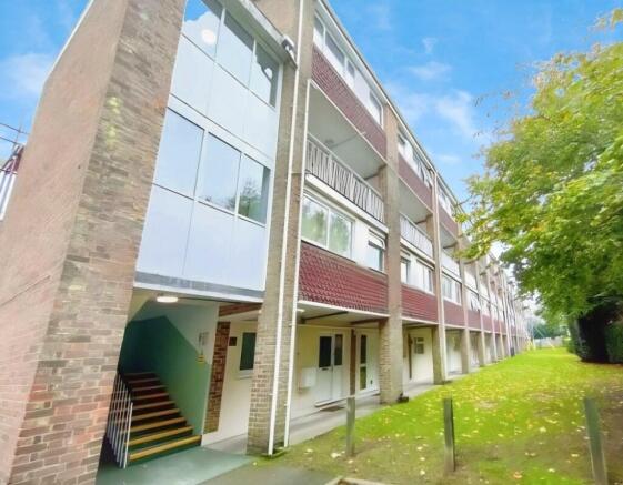 White Hart Court, North Parade, Horsham, West Sussex, RH12 photo 3