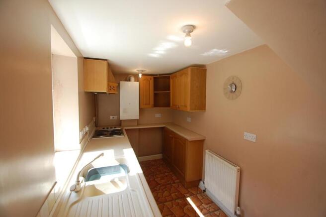 110 Queen kitchen 2.JPG