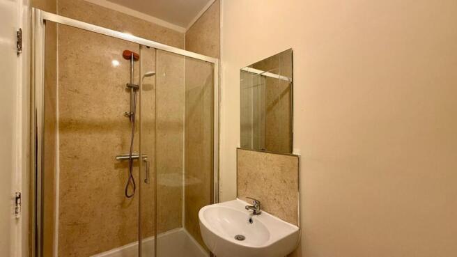 1 bed Apartment to rent Image 6