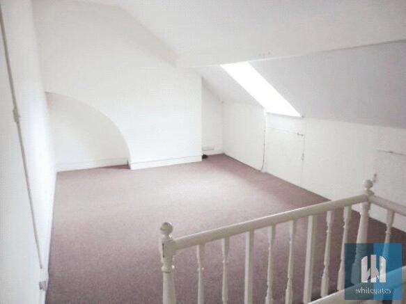 2 bed Terraced to rent Image 5