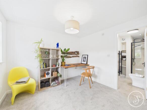 4 bed Semi-Detached for sale Image 5