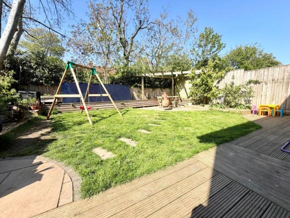 4 bed Semi-Detached for sale Image 12