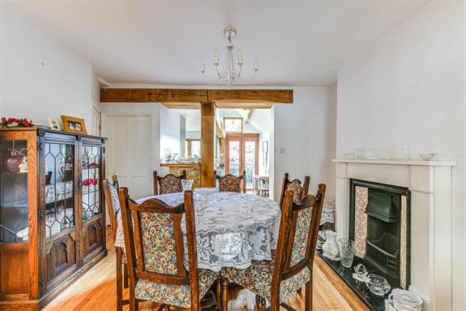 5 Dining room.jpg