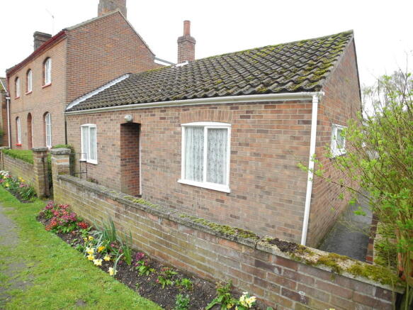 Bungalow front