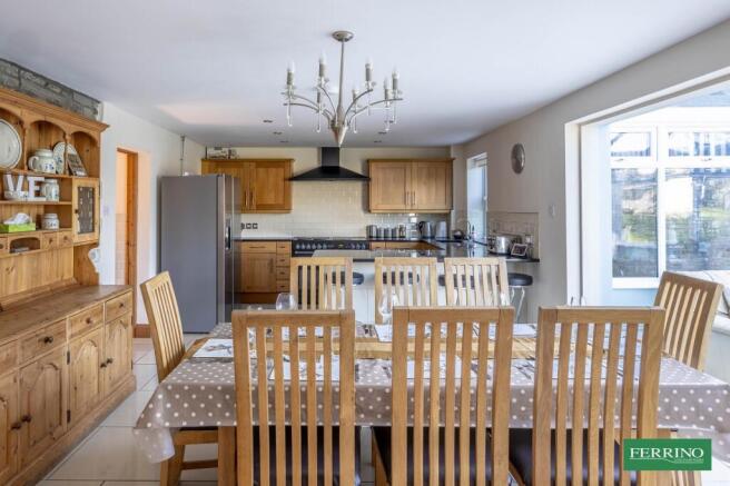 Kitchen/Dining Area