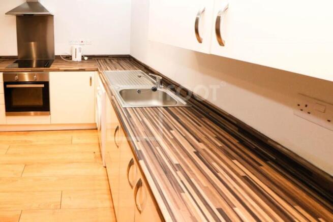 1 bed Apartment to rent Image 11