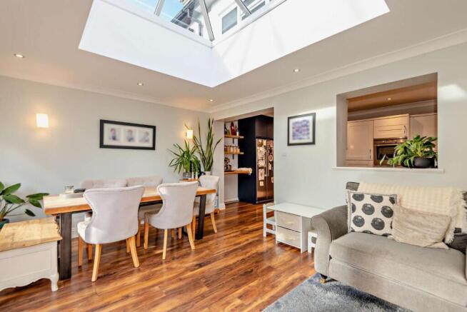 8708889-interior03-800.jpg