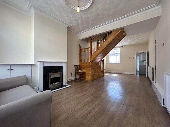 Lounge/Dining Room