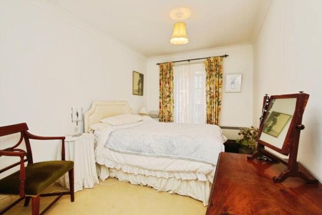 2 bed Flat for sale Image 7