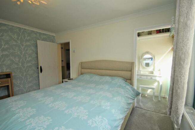 Dressing Room on bedroom 1