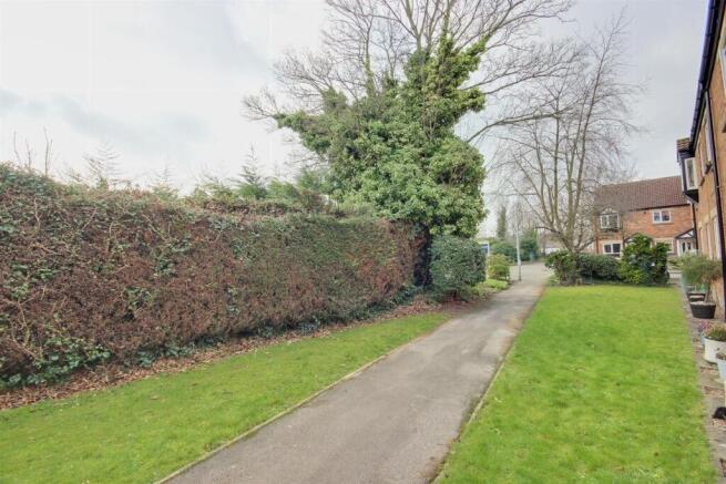 2 bed Retirement Property for sale Image 8