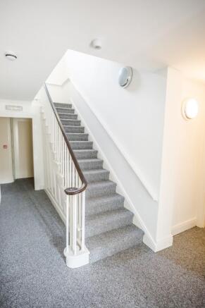8 bed Flat to rent Image 9