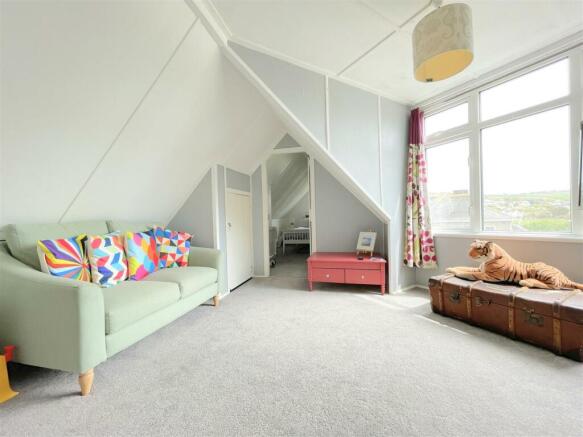 LOFT ROOM