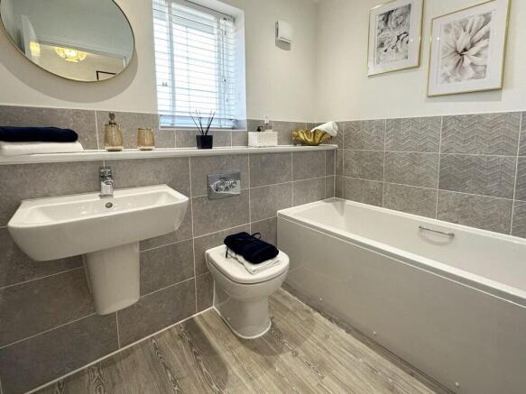 4 bed Detached for sale Image 8
