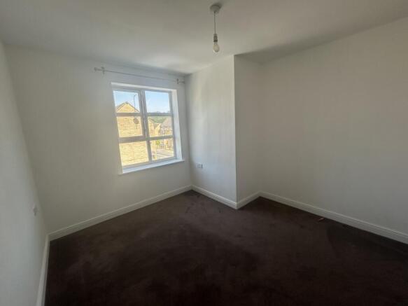 2 bed Apartment to rent Image 5