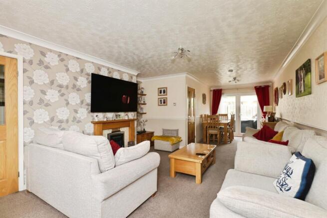 3 bed Semi-Detached for sale Image 8
