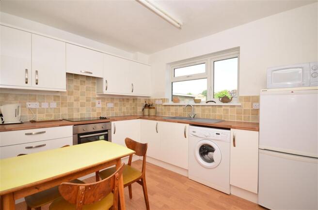 Kitchen/ Breakfast Room