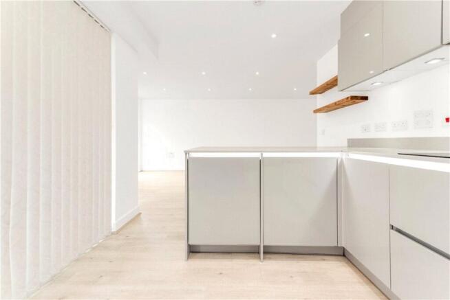 2 bed Apartment for sale Image 6