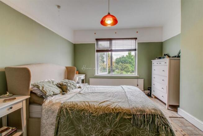 Manor Way, Whitchurch, HernCrabtree (14).jpg