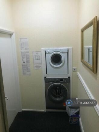 Studio to rent Image 8