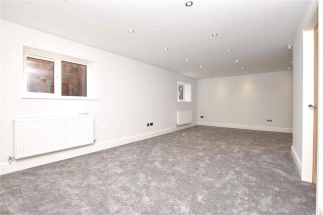 4 bed Detached for sale Image 11