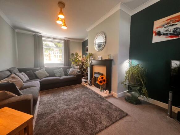 3 bed Semi-Detached for sale Image 4