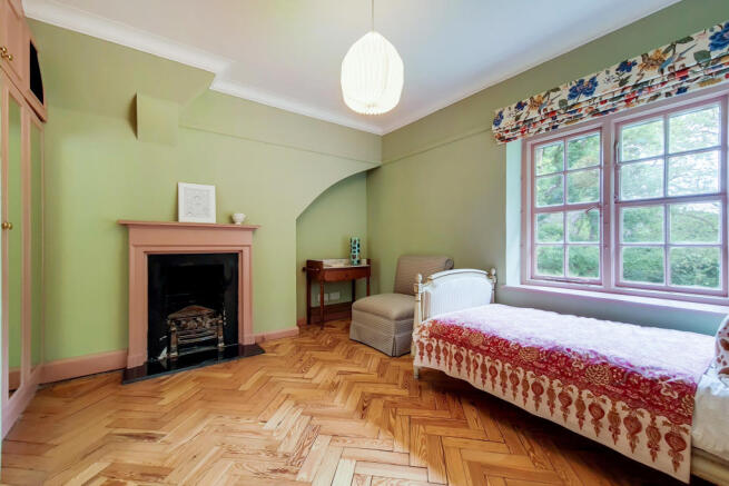 6_bedroom-3-0