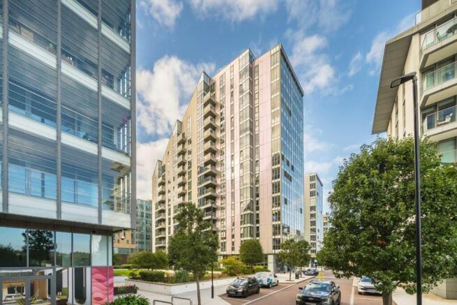 1-bed flat on Eastfields Avenue, Wandsworth, £400,000