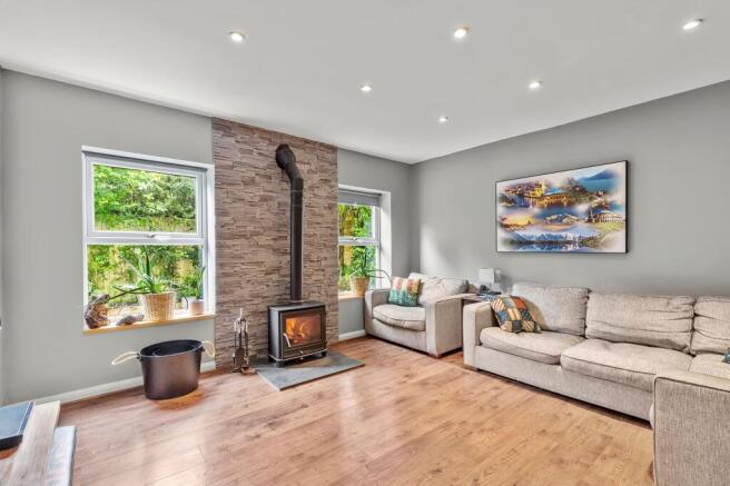 4 bed Detached for sale Image 11