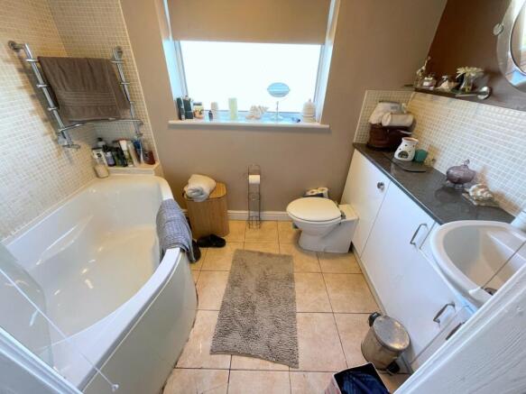 En-Suite Bathroom