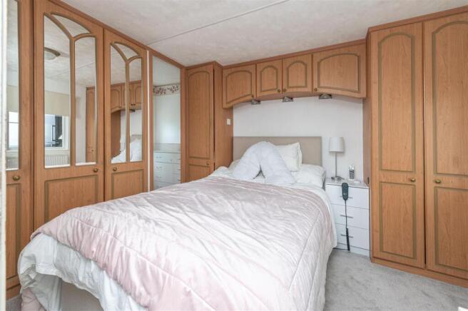 1 bed Park Home for sale Image 10