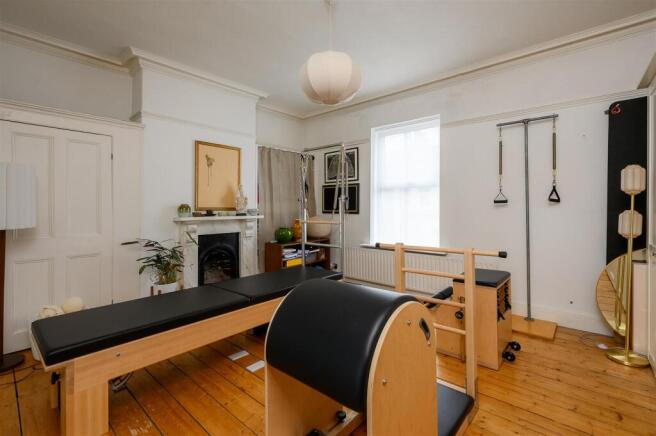 3 bed Terraced for sale Image 8