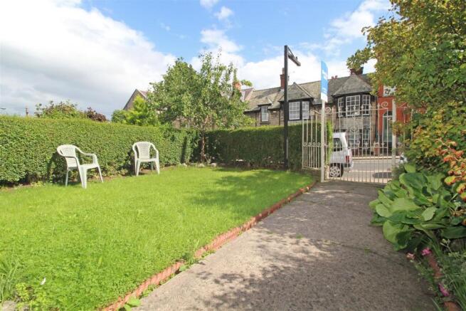 Front Garden.jpg