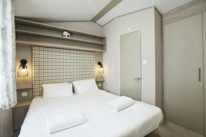 2 bed Park Home for sale Image 10