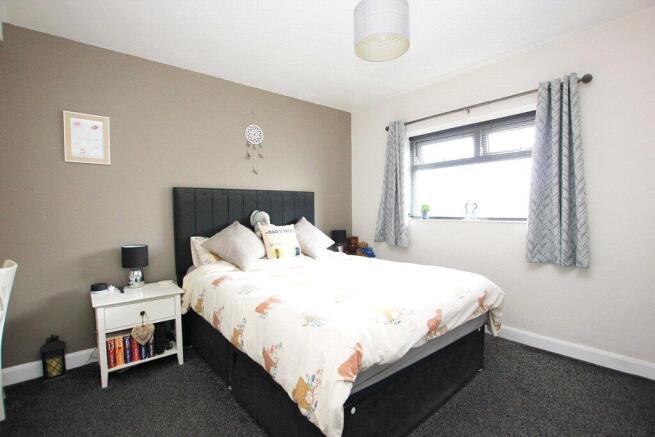 3 bed Semi-Detached for sale Image 8