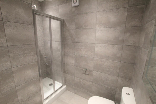 2 bed Flat to rent Image 9