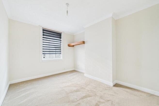 1 bed Apartment to rent Image 6