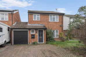 19, Dickens Way, Yateley GU46 6XX