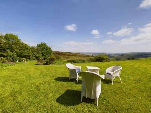7 bed Detached for sale Image 4