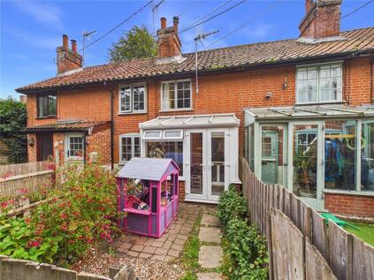 East Row, The Street, Holbrook, Ipswich, IP9