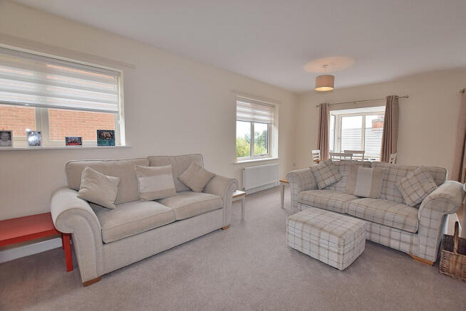 2 bed Semi-Detached for sale Image 4
