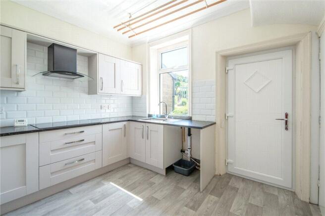 3 bed Semi-Detached for sale Image 6