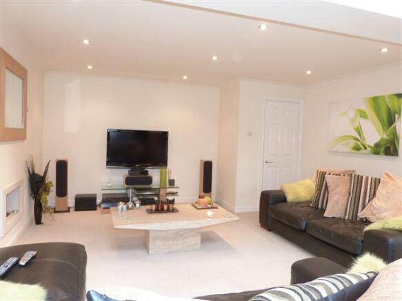 Lounge 1