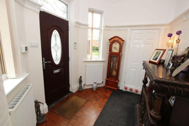 4 bed Detached Bungalow for sale Image 7